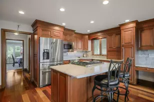 68 Seaview Ave N, Swansea, MA 02777 - Photo 10