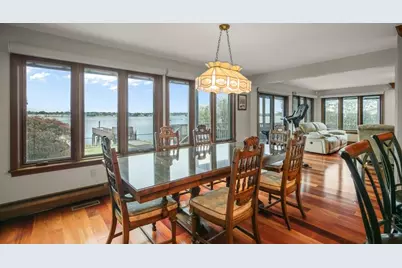 68 Seaview Avenue N, Swansea, MA 02777 - Photo 12