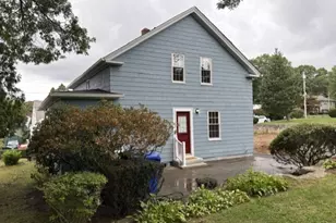 71 Aberdeen St, West Warwick, RI 02893 - Photo 2