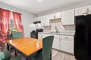 214 Estes St, Woonsocket, RI 02895 - Photo 16