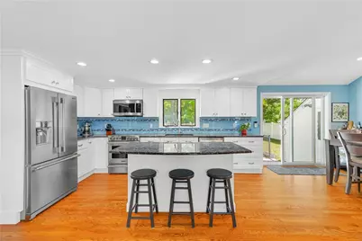 20 Kinnicutt Avenue, Warren, RI 02885 - Photo 4