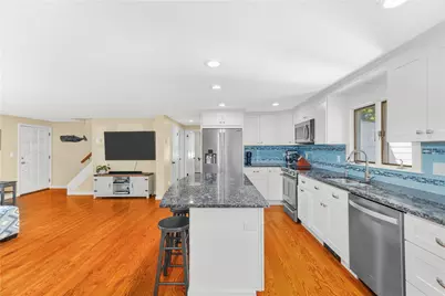 20 Kinnicutt Avenue, Warren, RI 02885 - Photo 6