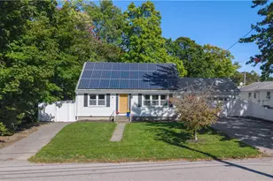 20 Kinnicutt Ave, Warren, RI 02885 - Photo 2