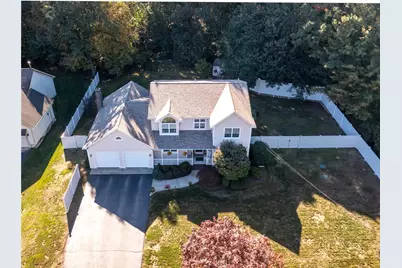 87 Bakewell Court, Cranston, RI 02921 - Photo 2