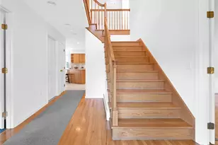 87 Bakewell Ct, Cranston, RI 02921 - Photo 8