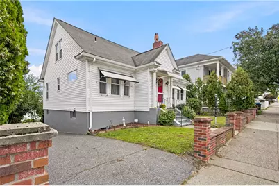 476 East Avenue, Pawtucket, RI 02860 - Photo 2