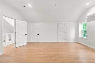 2 Border St, West Warwick, RI 02893 - Photo 20