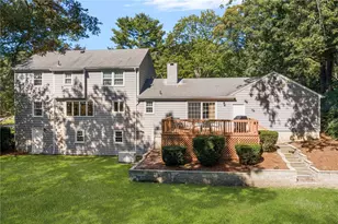 90 Jefferson Dr, East Greenwich, RI 02818 - Photo 2