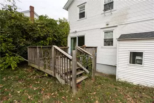 28 Yorkshire St, Providence, RI 02908 - Photo 8
