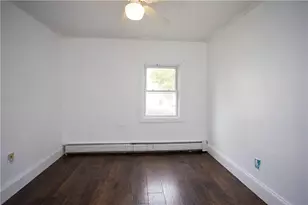 28 Yorkshire St, Providence, RI 02908 - Photo 32