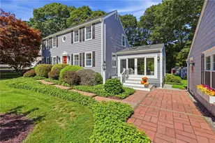 136 Briarwood Dr, South Kingstown, RI 02879 - Photo 2