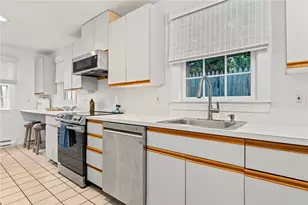 397 Gibbs Ave, Newport, RI 02840 - Photo 4