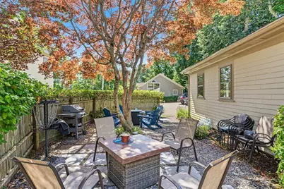 397 Gibbs Avenue #B, Newport, RI 02840 - Photo 20