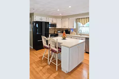 91 Flora Avenue, Woonsocket, RI 02895 - Photo 6