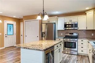 8 Winterberry Rd, Lincoln, RI 02865 - Photo 32