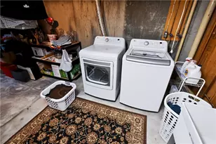 105 Curtis St, Cranston, RI 02920 - Photo 16