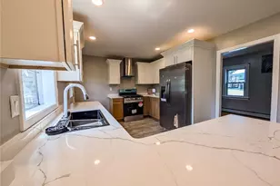 184 Cumberland St, Providence, RI 02908 - Photo 2