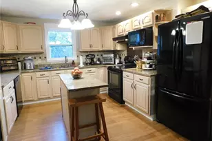 36 White Oak Dr, Richmond, RI 02898 - Photo 6