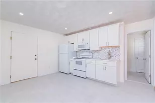 75 Caswell St, Narragansett, RI 02882 - Photo 14
