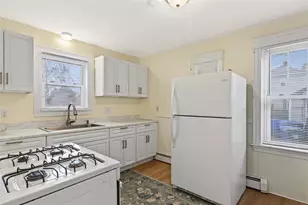 169 10th St, Providence, RI 02906 - Photo 8