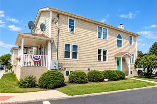 313 State Street St, Bristol, RI 02809 - Photo 1