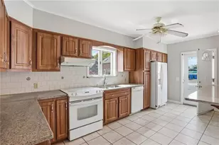 17 Victory St, Cumberland, RI 02864 - Photo 12
