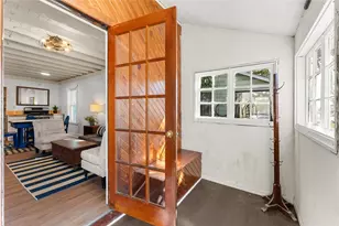 31 Blanding Ave, Barrington, RI 02806 - Photo 4