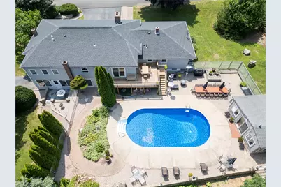 10 Sesame Street, Westerly, RI 02891 - Photo 4