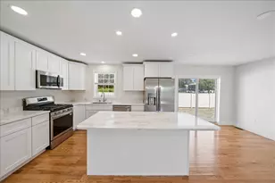 2011 Warwick Ave, Warwick, RI 02889 - Photo 2