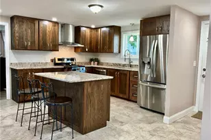 60 Hendrick St, Providence, RI 02908 - Photo 2