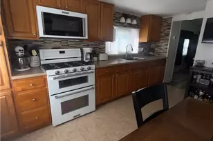8 Krzak Rd, North Kingstown, RI 02852 - Photo 6