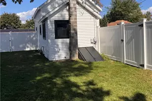 82 Middle St, East Providence, RI 02915 - Photo 6