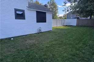 82 Middle St, East Providence, RI 02915 - Photo 8