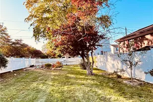 130 N County St, East Providence, RI 02914 - Photo 8