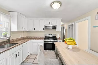 70 Overland Avenue, Cranston, RI 02910 - Photo 4