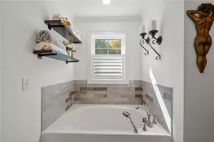 118 Cardinal Rd, Cranston, RI 02921 - Photo 26