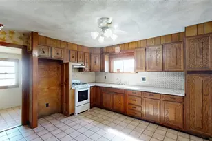 147 Southern St, Cranston, RI 02920 - Photo 10