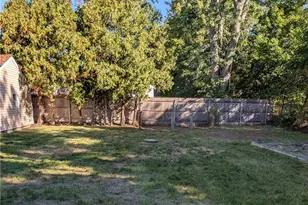 46 Errol St, Warwick, RI 02888 - Photo 6