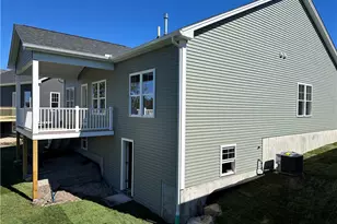 7 Wyndham Wy, North Kingstown, RI 02852 - Photo 2
