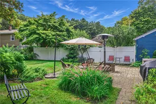 1502 Mendon Rd, Woonsocket, RI 02895 - Photo 4