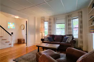 19 Carroll Ave, Newport, RI 02840 - Photo 6