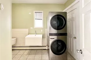 137 Sutton St, Providence, RI 02903 - Photo 28