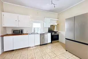 137 Sutton St, Providence, RI 02903 - Photo 18