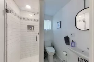 300 Broadway Ave, Newport, RI 02840 - Photo 18