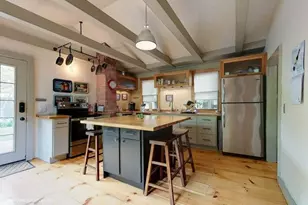 300 Broadway Ave, Newport, RI 02840 - Photo 4