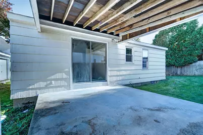 7 Belvedere Street, Johnston, RI 02919 - Photo 12