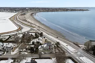 124 Memorial Blvd, Newport, RI 02840 - Photo 2