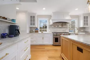 124 Memorial Blvd, Newport, RI 02840 - Photo 6