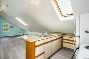 [Address not provided], Warwick, RI 02886 - Photo 4
