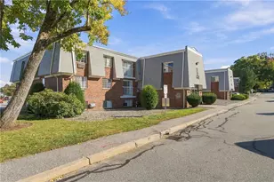 300 Smithfield Rd, North Providence, RI 02904 - Photo 20